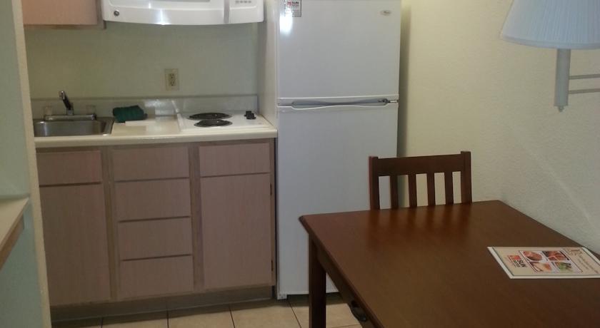 Intown Suites Extended Stay Houston Tx - Westchase Δωμάτιο φωτογραφία